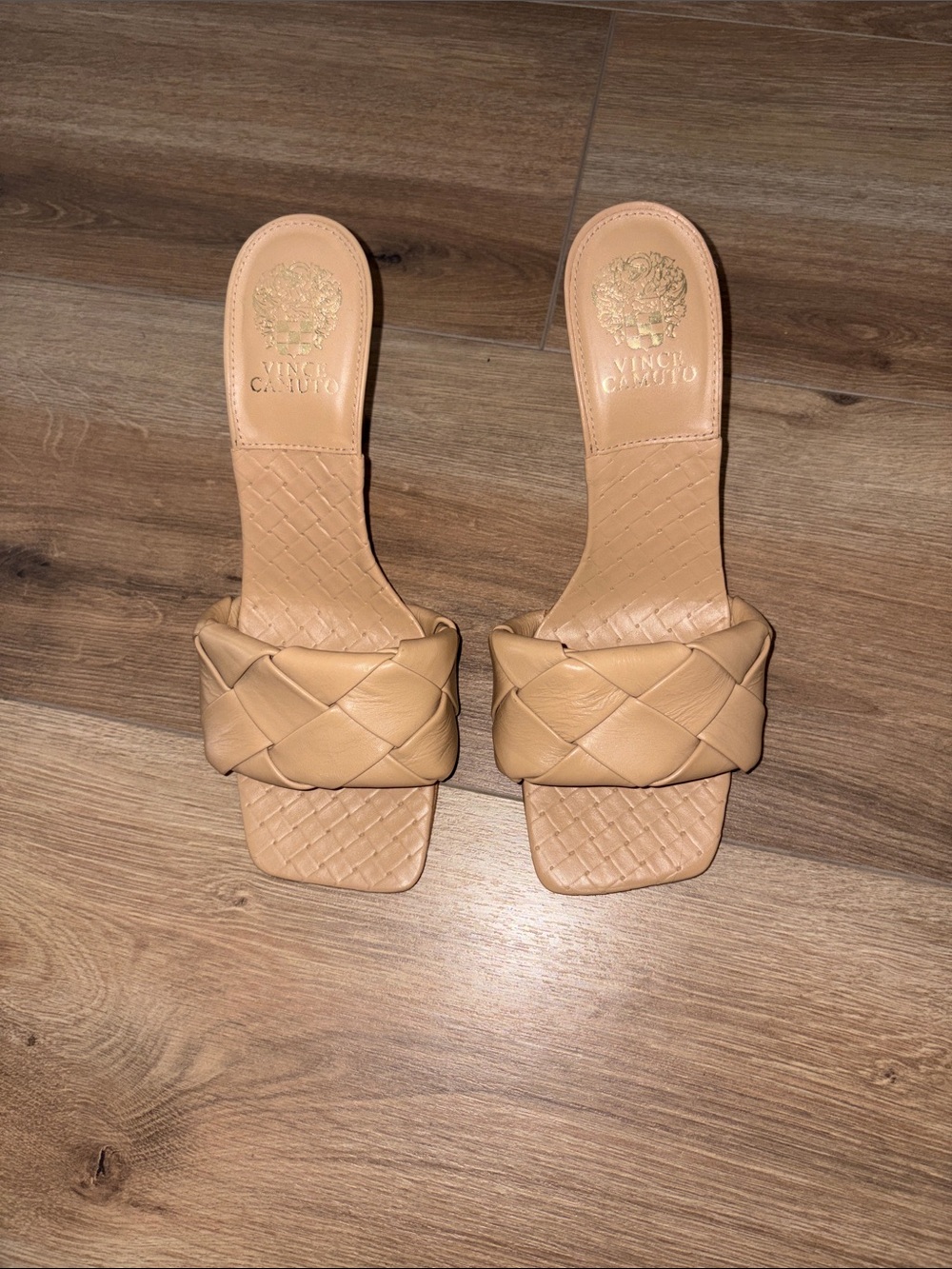 NWOT Vince Camuto Brelaine heels, size 9 1/2m
